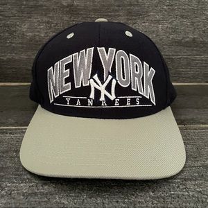 MLB New York Yankees American Needle Snapback